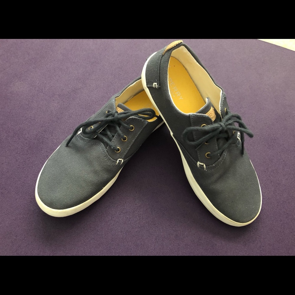 Boy’s SPERRY Memory Foam Canvas Sneakers (Sz 6M)